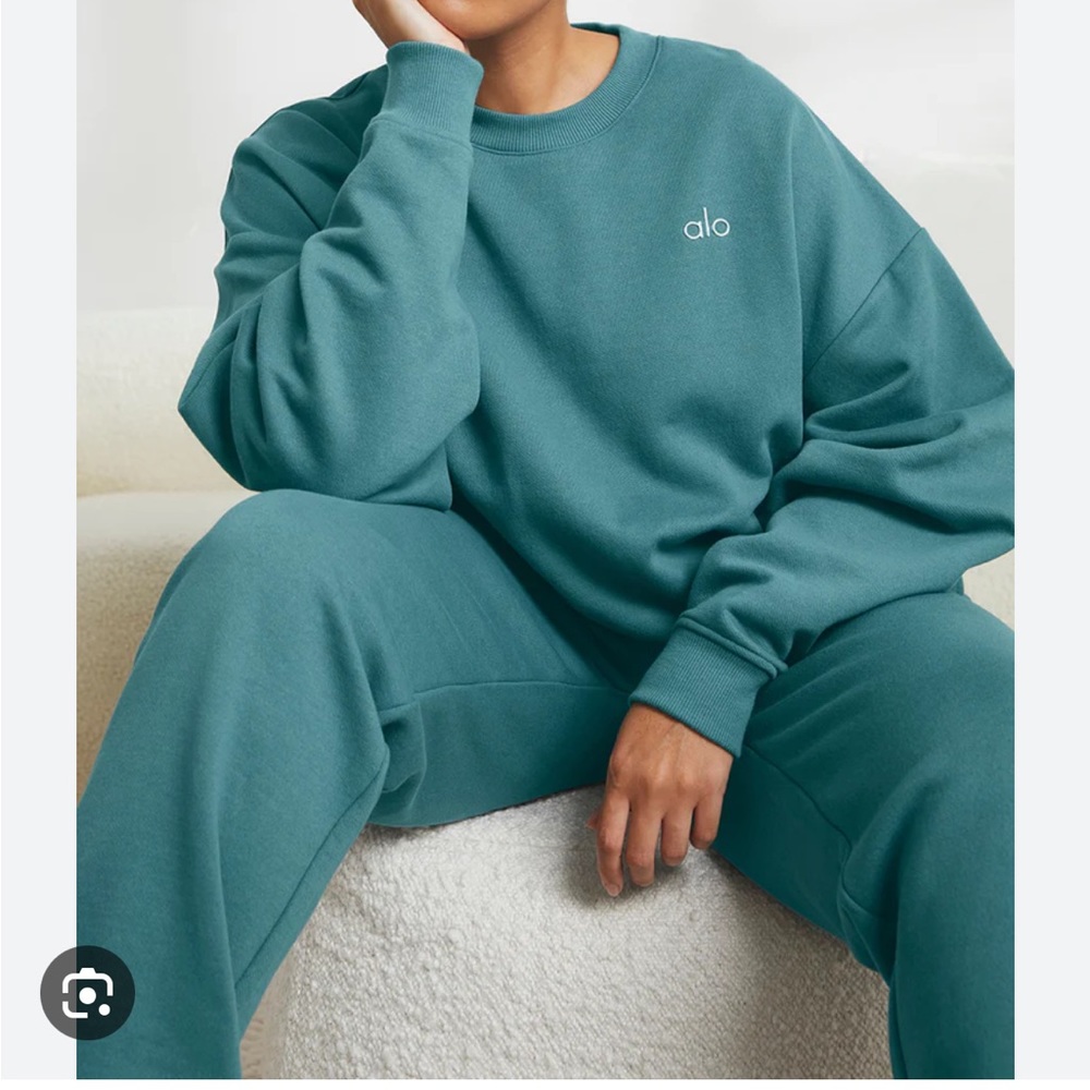 NWOT Alo Yoga Accolade Crew Neck Sweatshirt Sweater Teal Agate Oversized S M